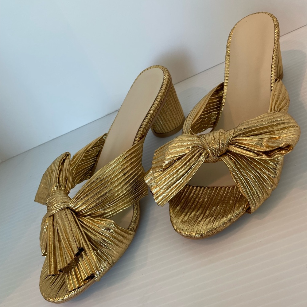 Gold Knotted Bow Heels. NWT. Size 42/11